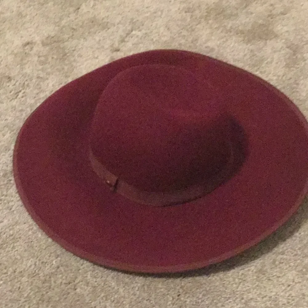 100% Wool purple hat - Picture 4 of 8